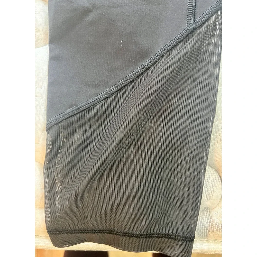 Lululemon Leggings Womens 8 Black Cropped Mesh Panel Athletic Workout‎ Gym